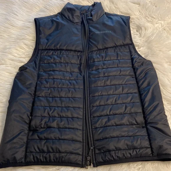 MERRELL Man Vest BNWOT color black length 28” pit to pit 36” two front pockets - Picture 11 of 12